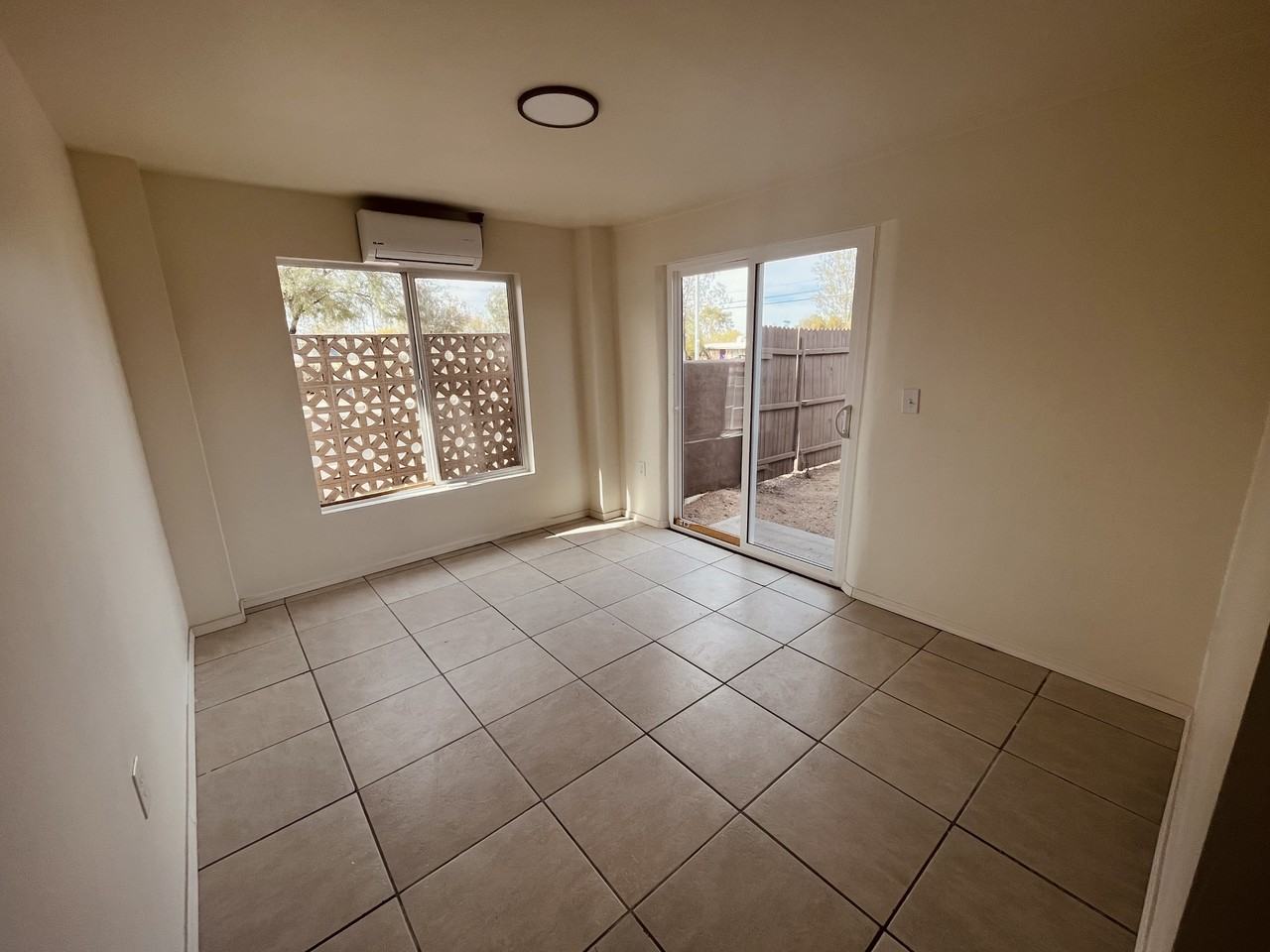 3702 E Seneca St #B - Photo 4 of 5