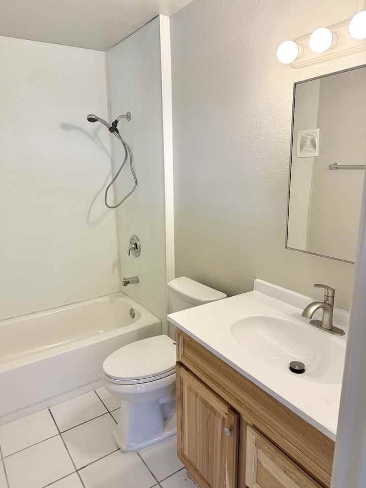 19601 Frontage Rd #10 - Photo 5 of 8