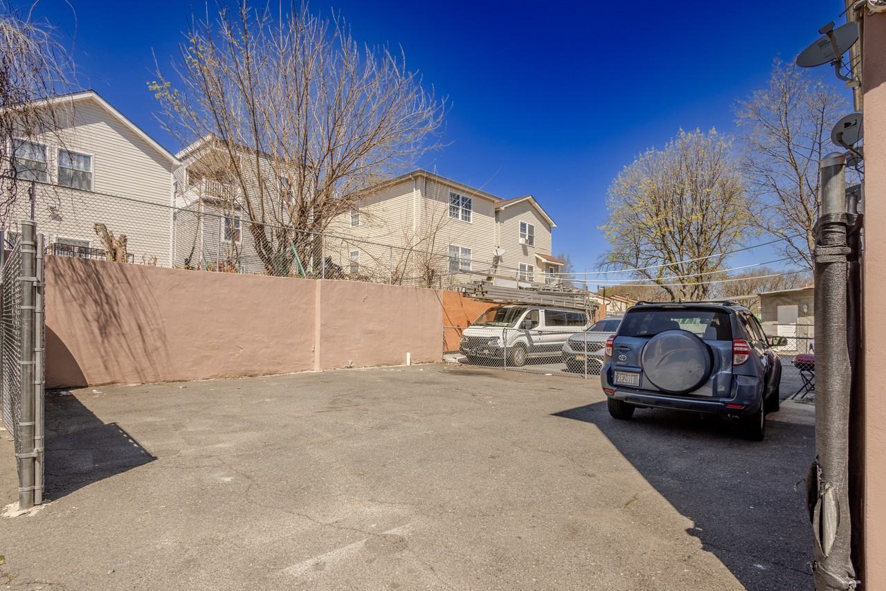 232 1st St #1 - Photo 3 of 14