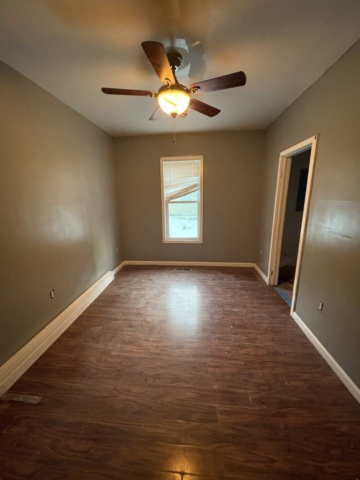 152 E Farm St #1 - Photo 6 of 8