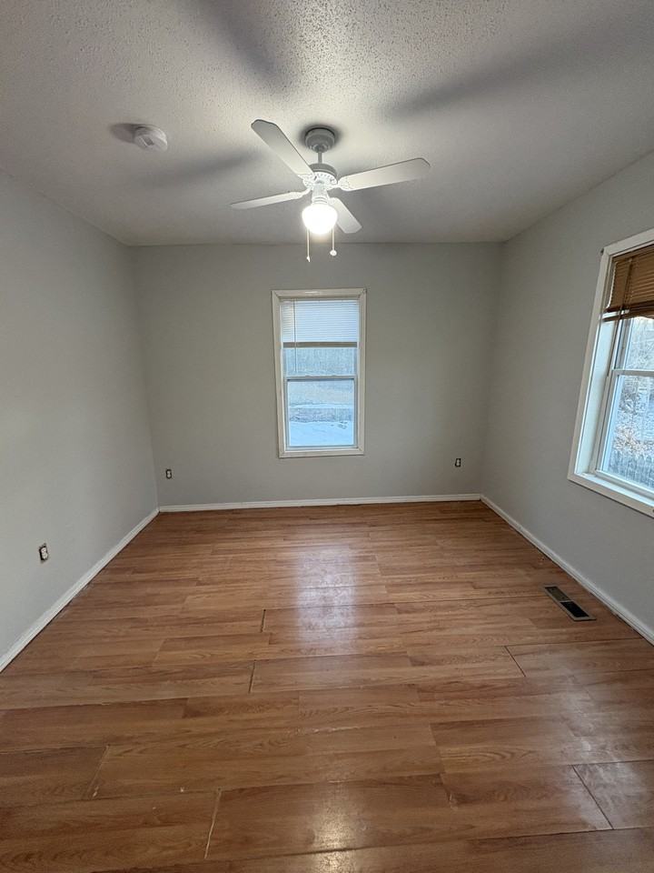 152 E Farm St #1 - Photo 7 of 8