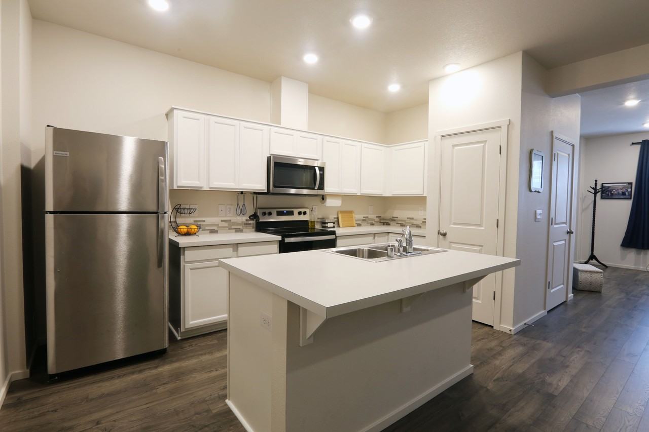 516 Ne 71st St #NA - Photo 6 of 31