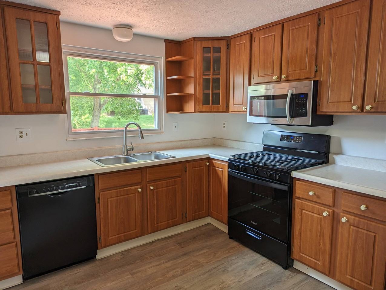 108 Clearbrook Dr #NA - Photo 4 of 13