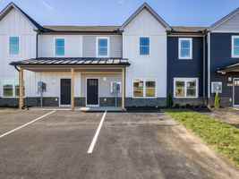 featured image of 17 Barnyard Cir #17