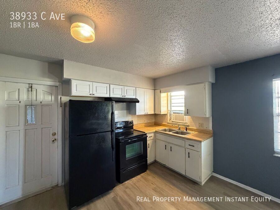 38933 C Ave - Photo 3 of 9