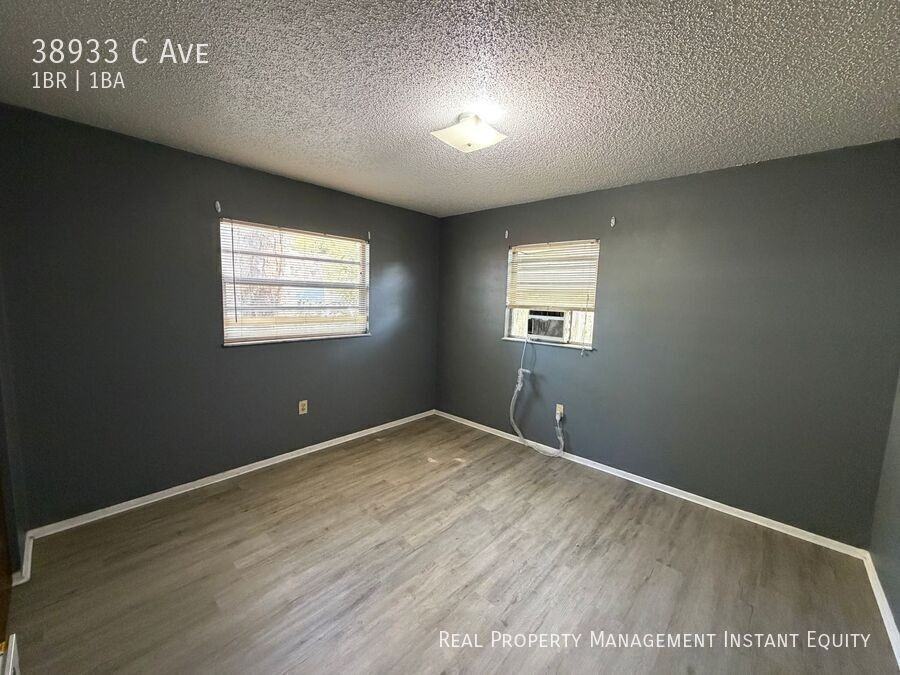 38933 C Ave - Photo 5 of 9