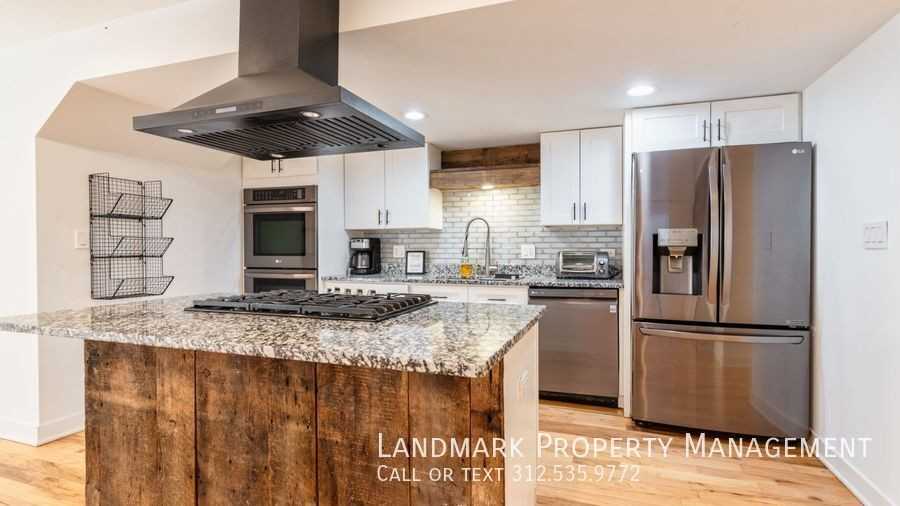 2038 W 21st St #2 - Photo 2 of 32