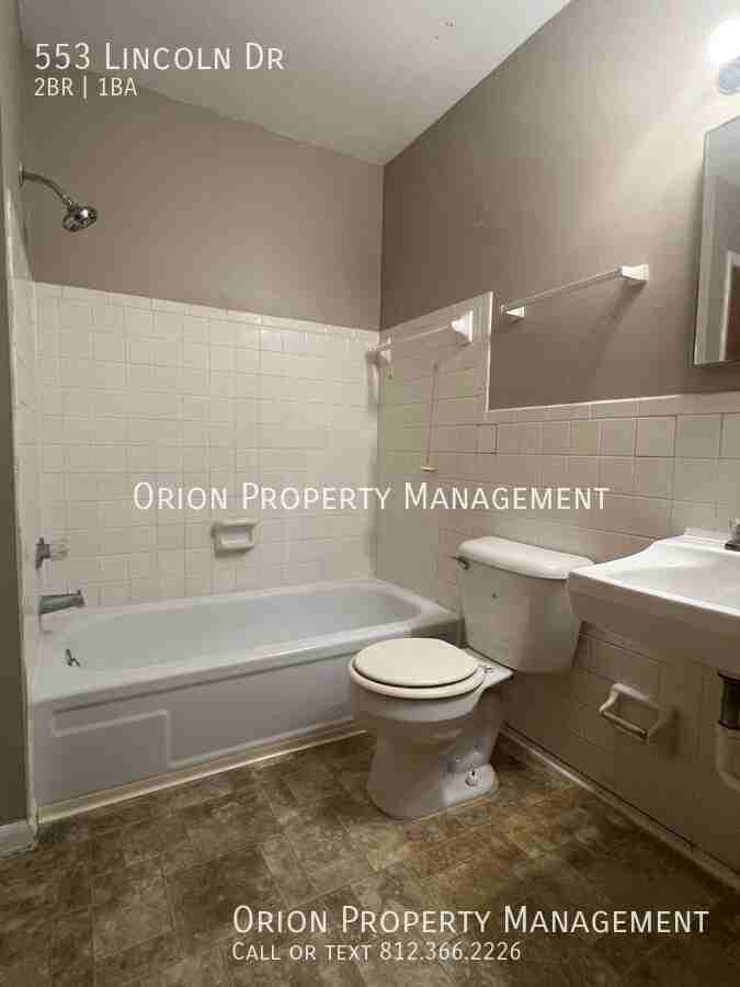 553 Lincoln Dr - Photo 4 of 14