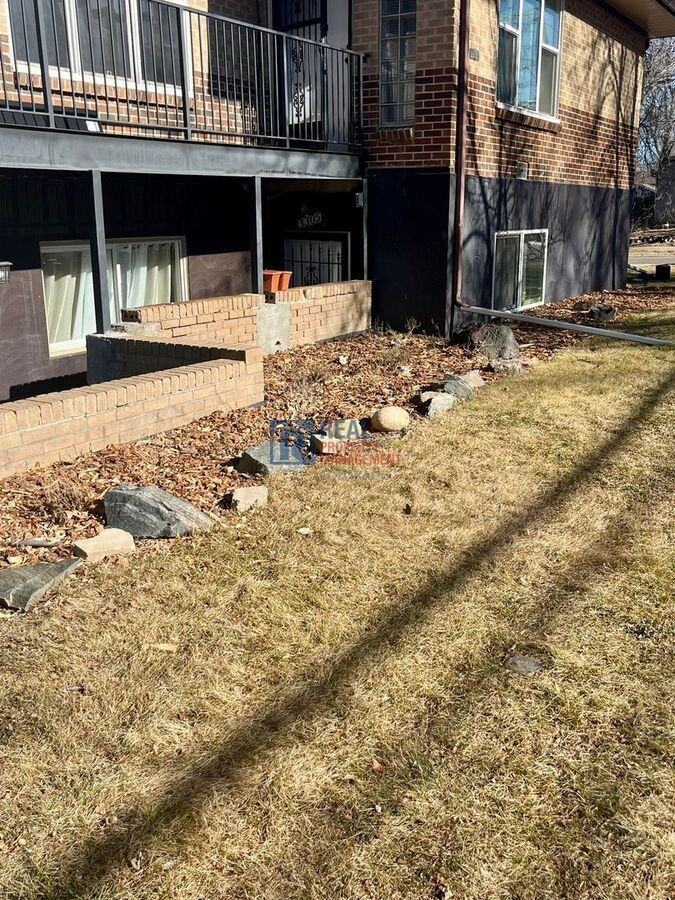 3305 W Cedar Ave - Photo 2 of 11