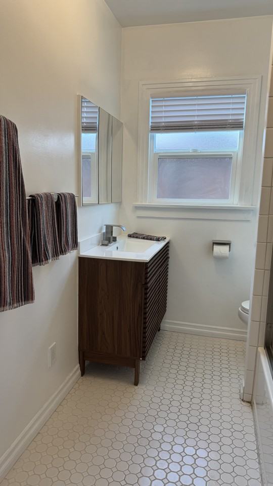 1206 Mira Mar Ave #NA - Photo 7 of 11