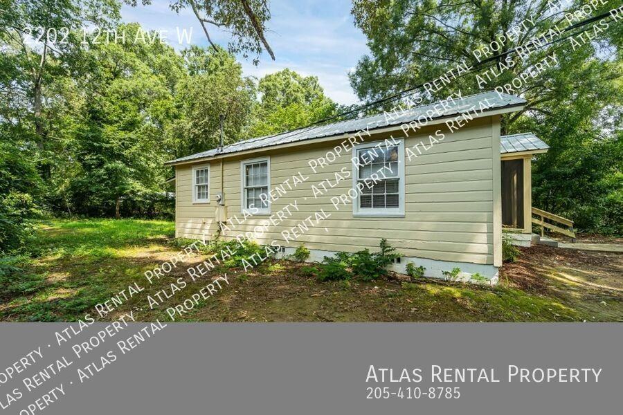 2202 12th Ave W - Photo 3 of 20