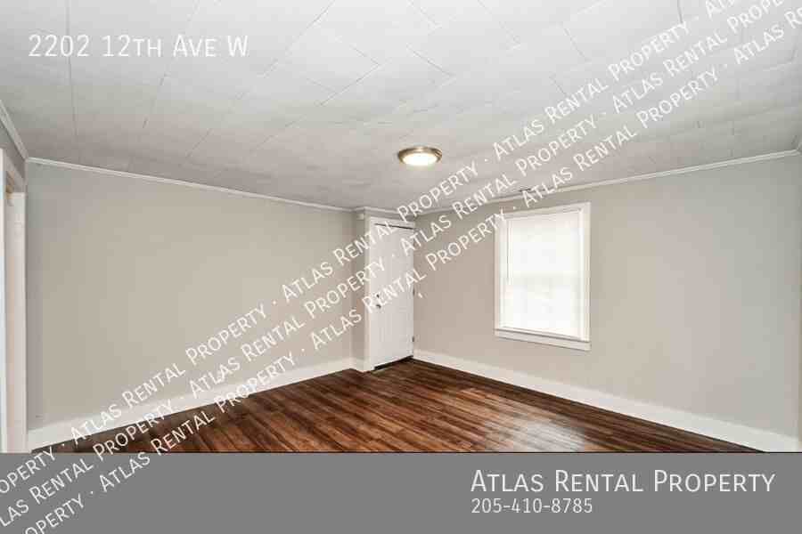 2202 12th Ave W - Photo 6 of 20