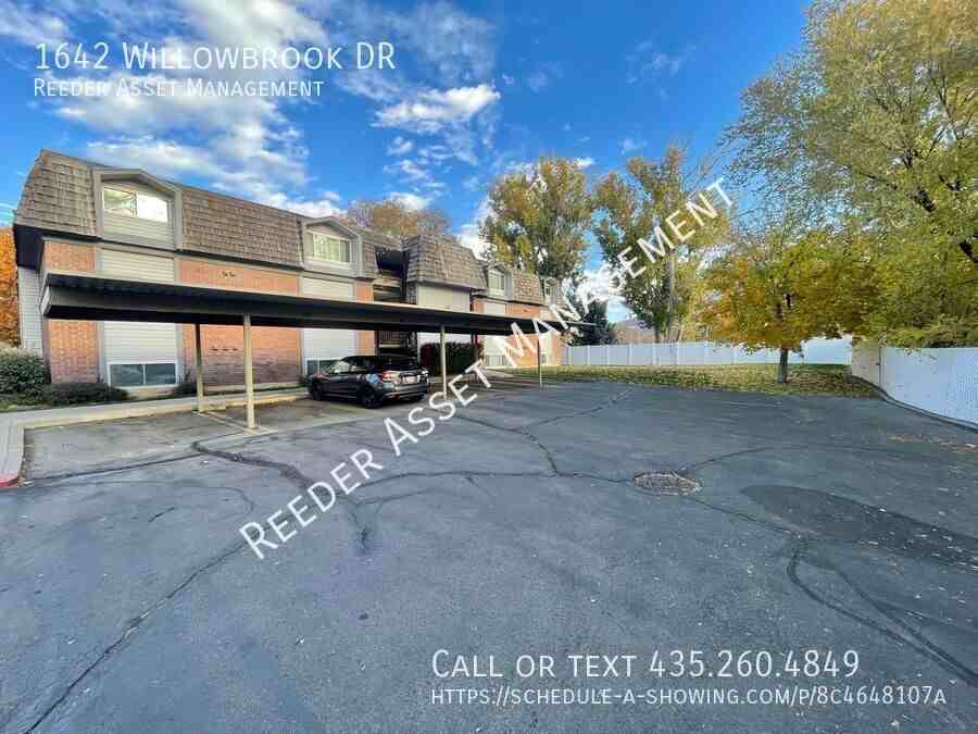 1642 Willowbrook Dr - Photo 2 of 19