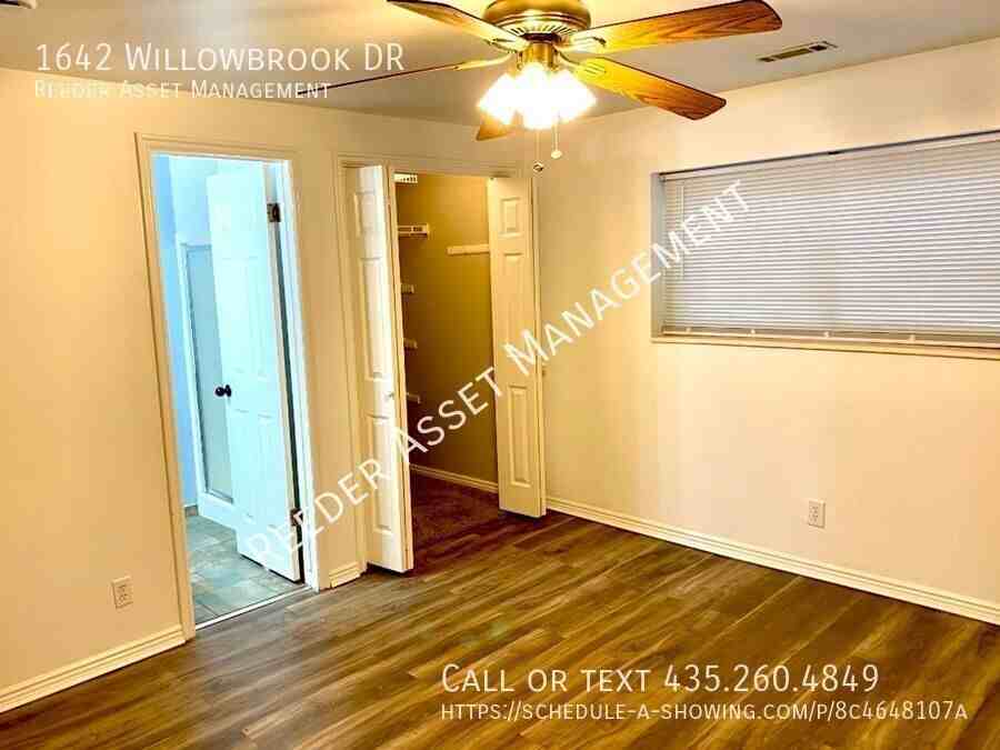 1642 Willowbrook Dr - Photo 3 of 19
