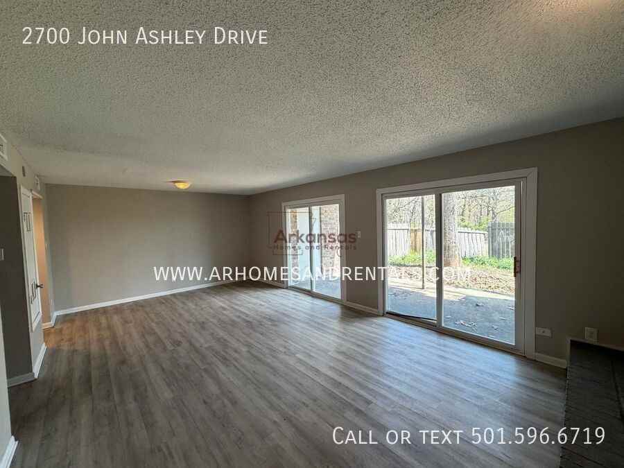 2700 John Ashley Dr - Photo 4 of 15