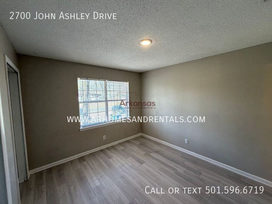 2700 John Ashley Dr - Photo 7 of 15