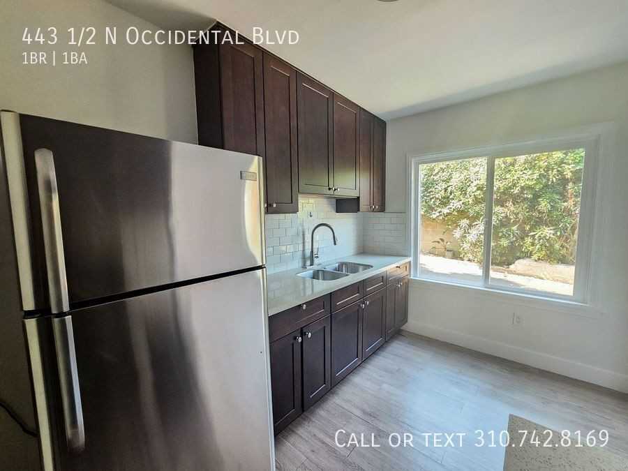 443 1/2 N Occidental Blvd - Photo 6 of 18