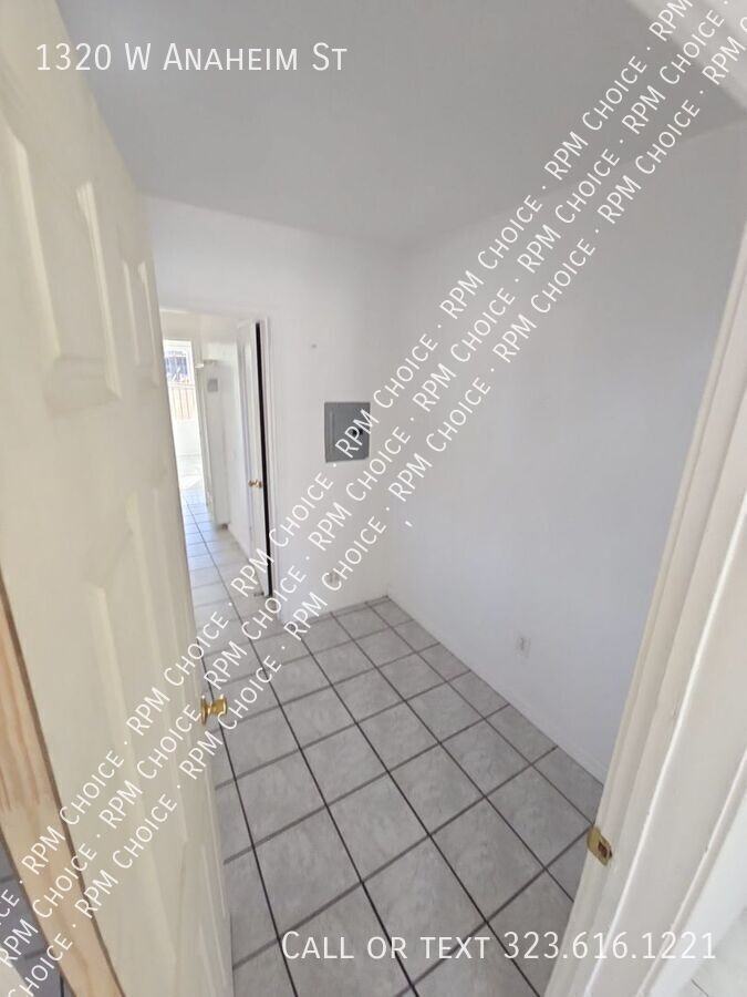 1320 W Anaheim St - Photo 4 of 21