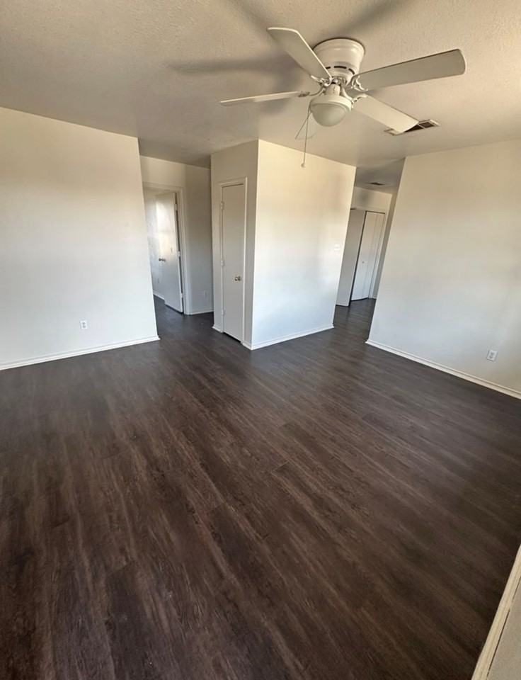 1501 Benttree Dr #D - Photo 5 of 10