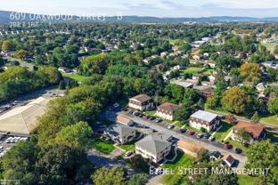 609 Oakwood St #B - Photo 1 of 1