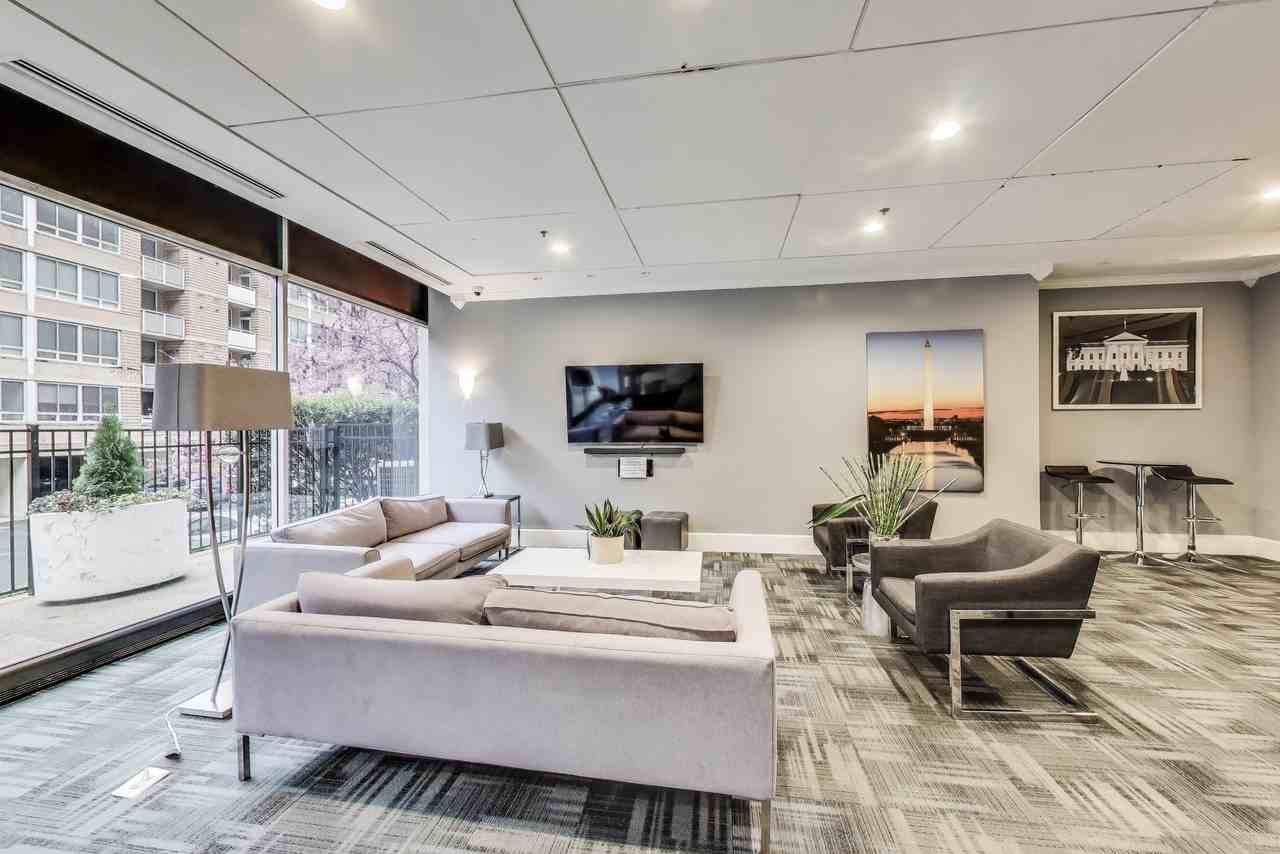 800 4th St Sw #S111 - Photo 4 of 18