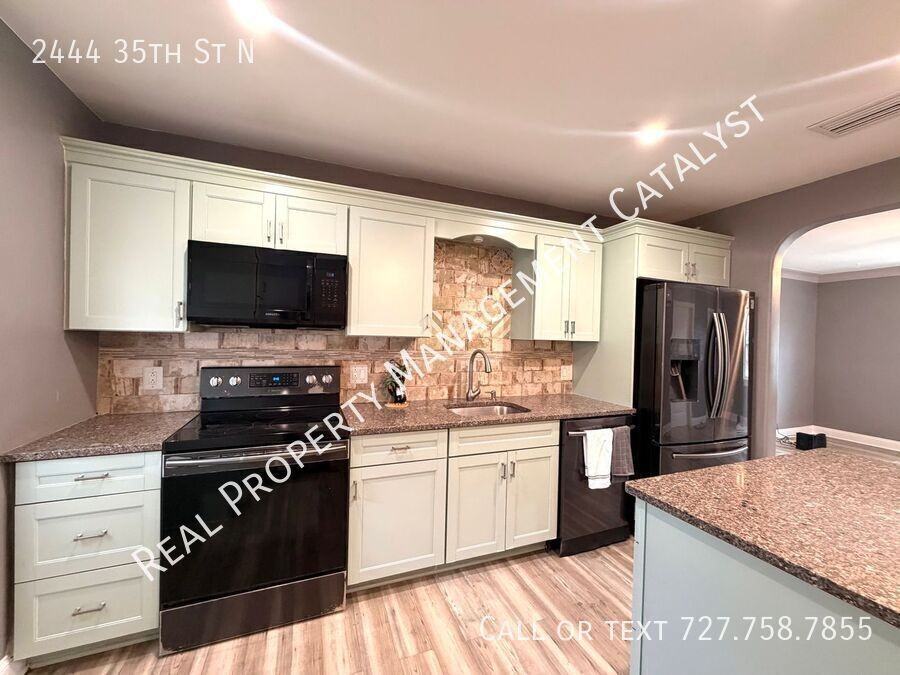 2444 35th St N - Photo 2 of 9