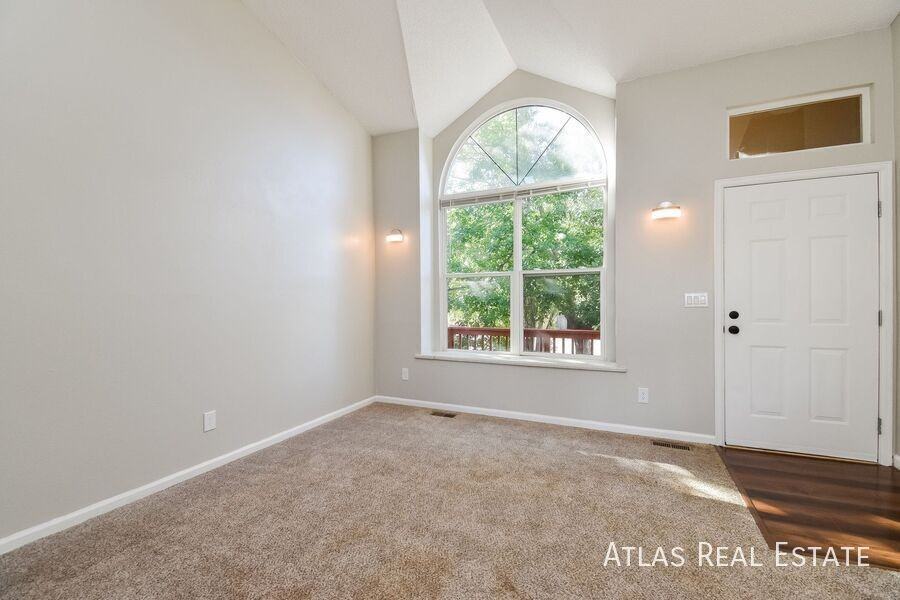 9138 Chieftan Dr - Photo 2 of 20