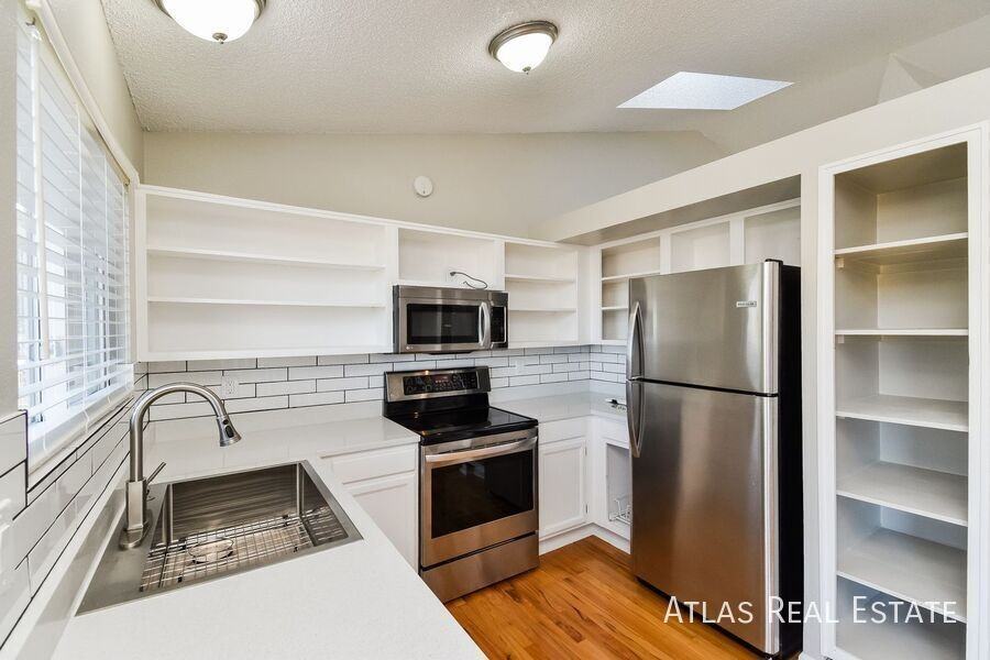 9138 Chieftan Dr - Photo 5 of 20