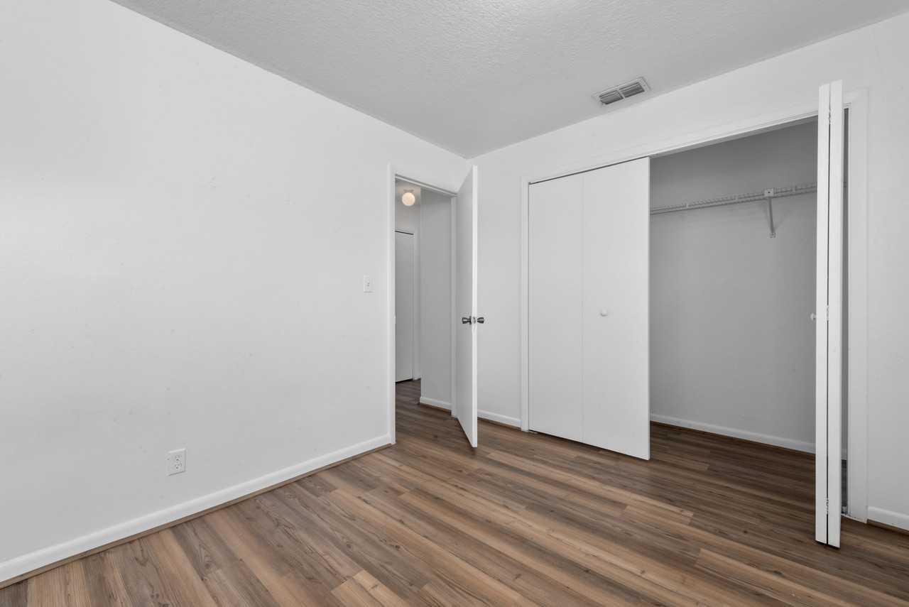 909 W Orange St #909 - Photo 2 of 10