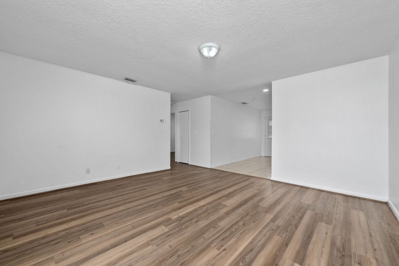 909 W Orange St #909 - Photo 3 of 10