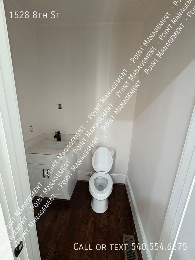 1528 8th St Se - Photo 2 of 17