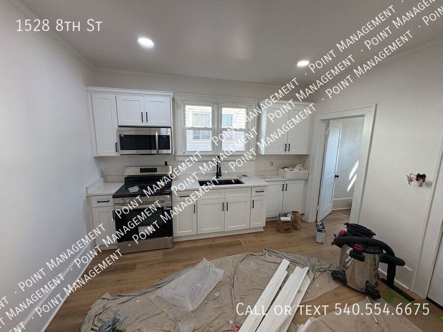 1528 8th St Se - Photo 4 of 17