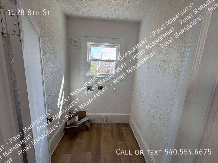 1528 8th St Se - Photo 5 of 17