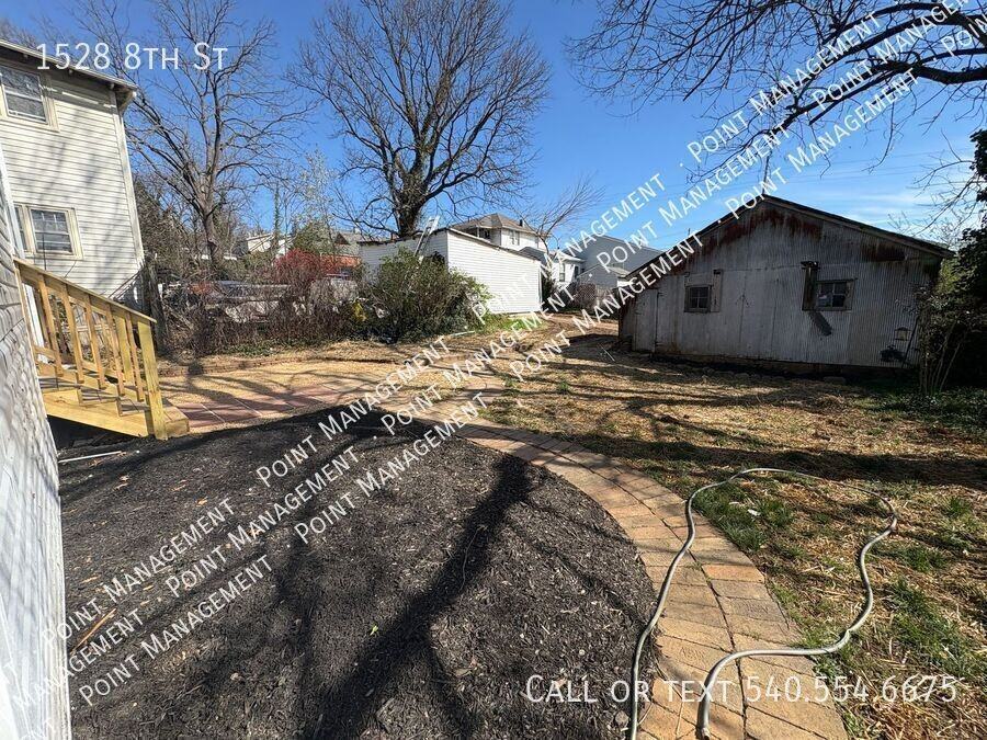1528 8th St Se - Photo 2 of 19