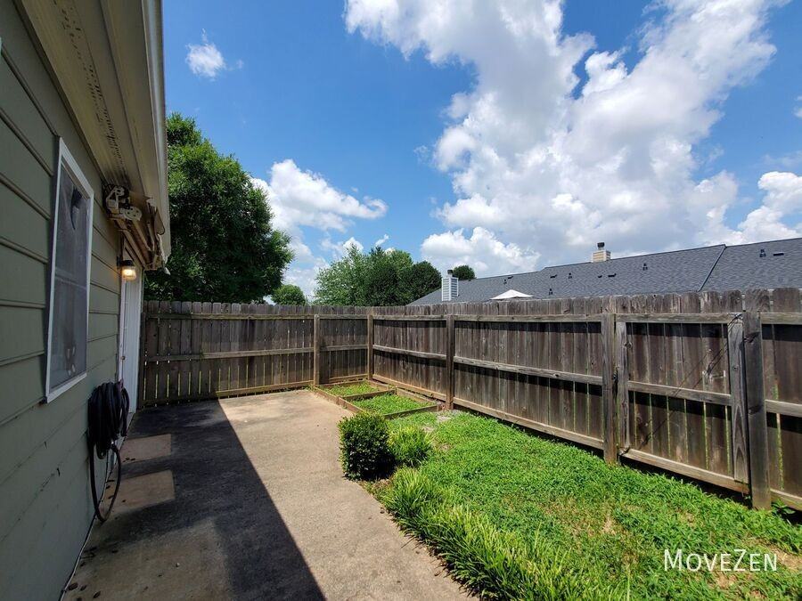 814 Guilford College Rd #106 - Photo 4 of 39