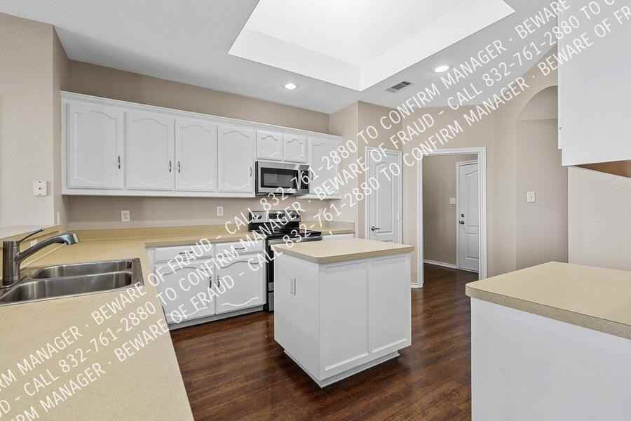 2021 Haylee Dr - Photo 4 of 30