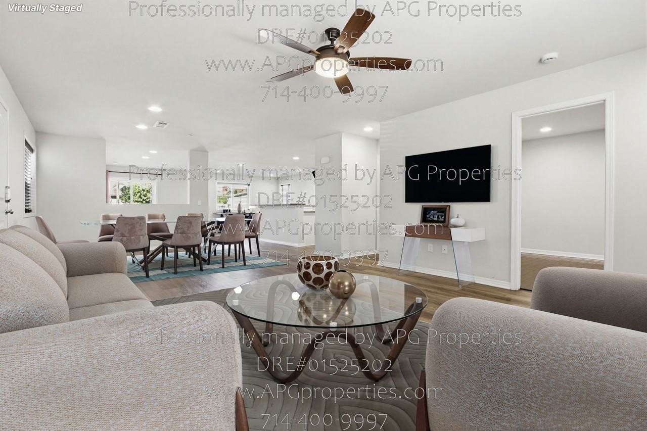 139 Thompson Ave - Photo 5 of 50