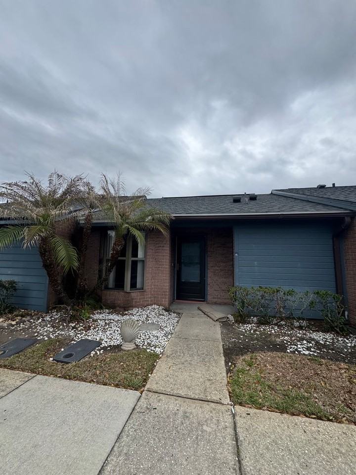 2823 Shannon Oak Ct - Photo 2 of 16
