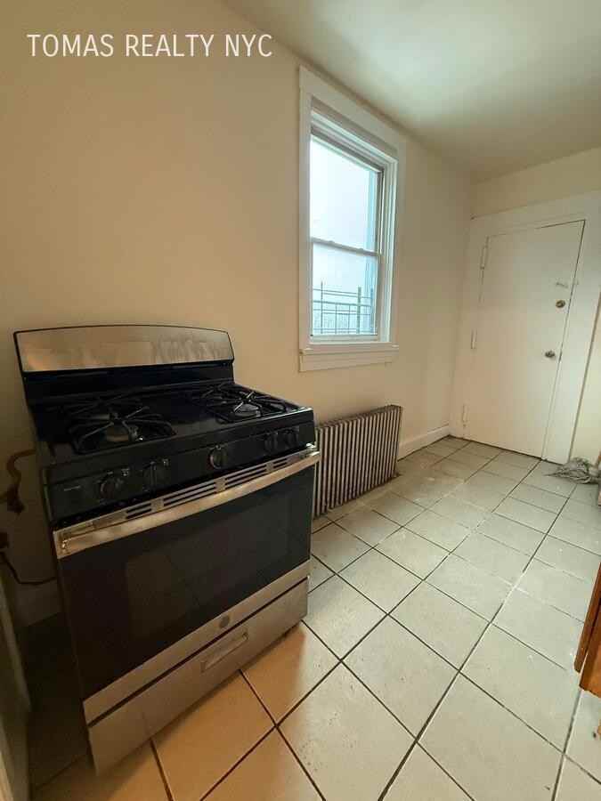 94 Orchard St #3L - Photo 3 of 10