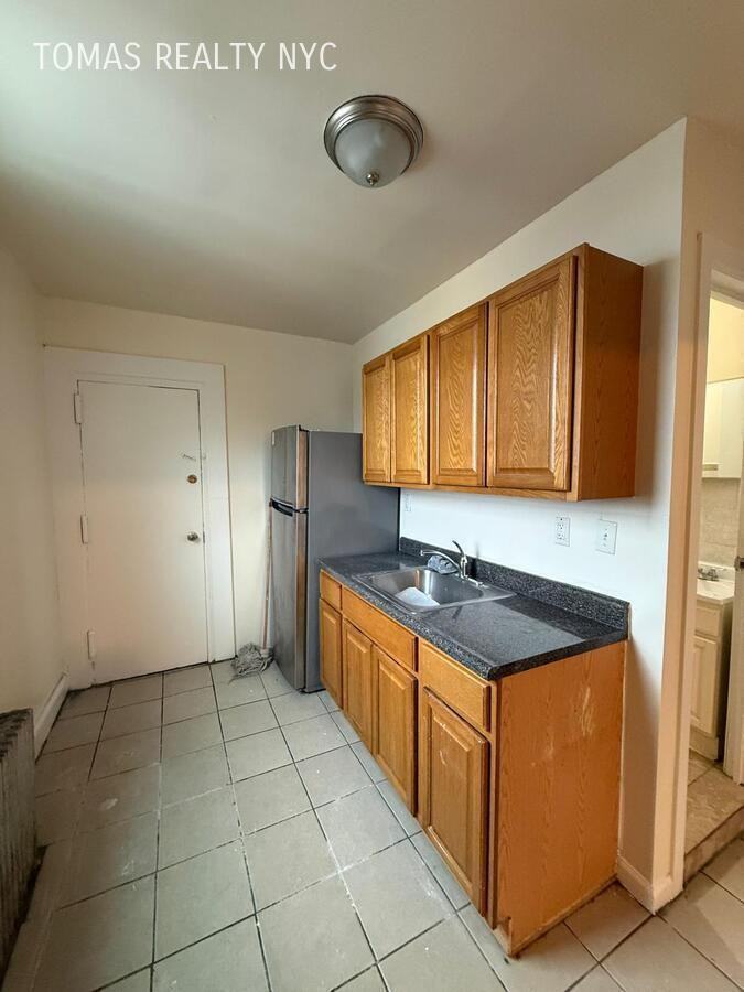 94 Orchard St #3L - Photo 4 of 10