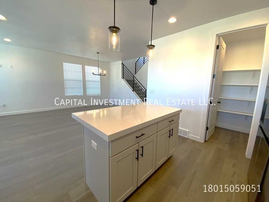 11541 S Engelmann Dr - Photo 5 of 26