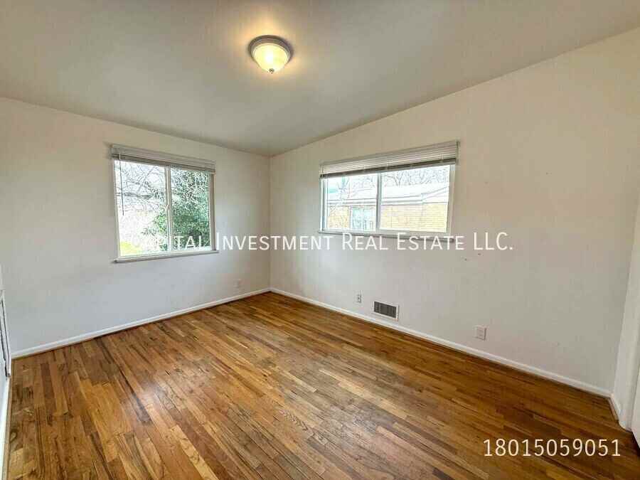 421 N Oakley St #A - Photo 7 of 13