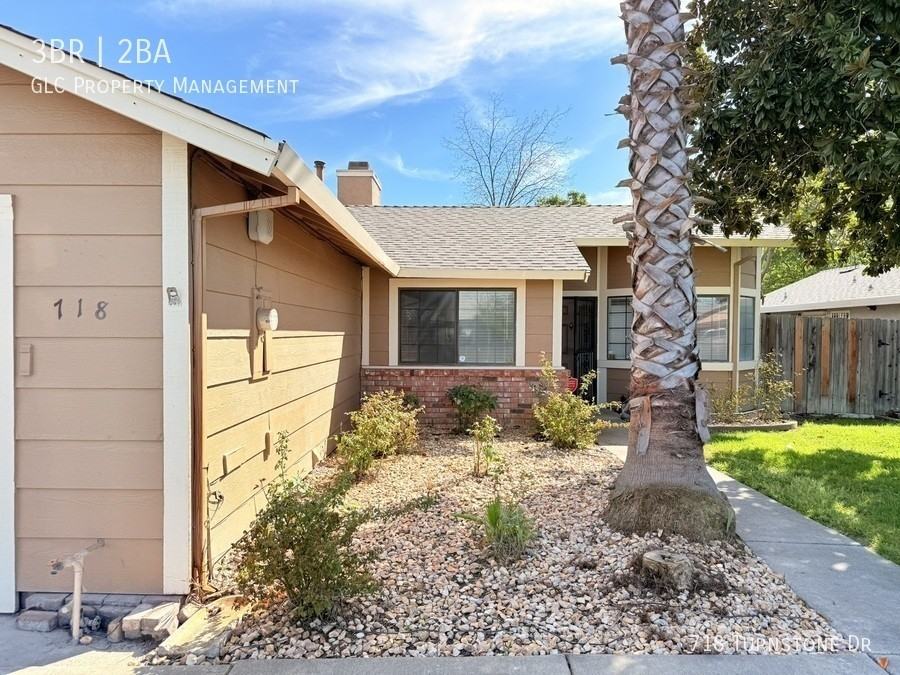 718 Turnstone Dr - Photo 3 of 16