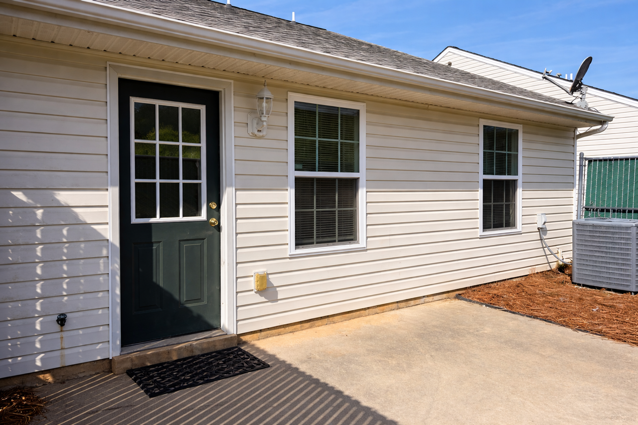 622 Brook Trl - Photo 2 of 19