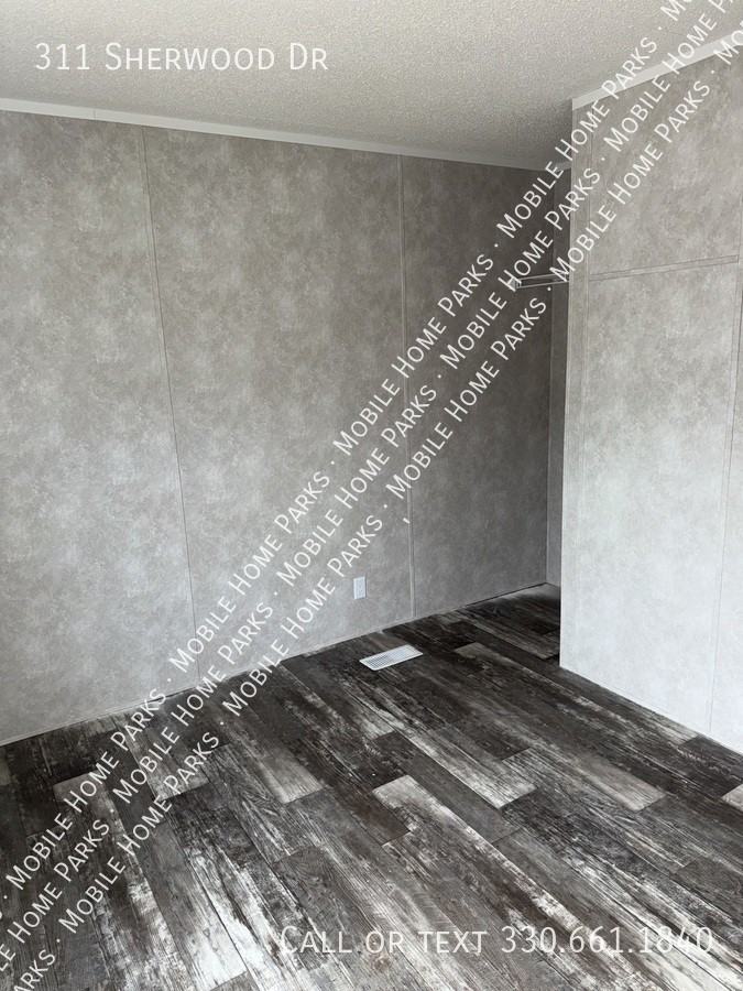 311 Sherwood Dr - Photo 4 of 8