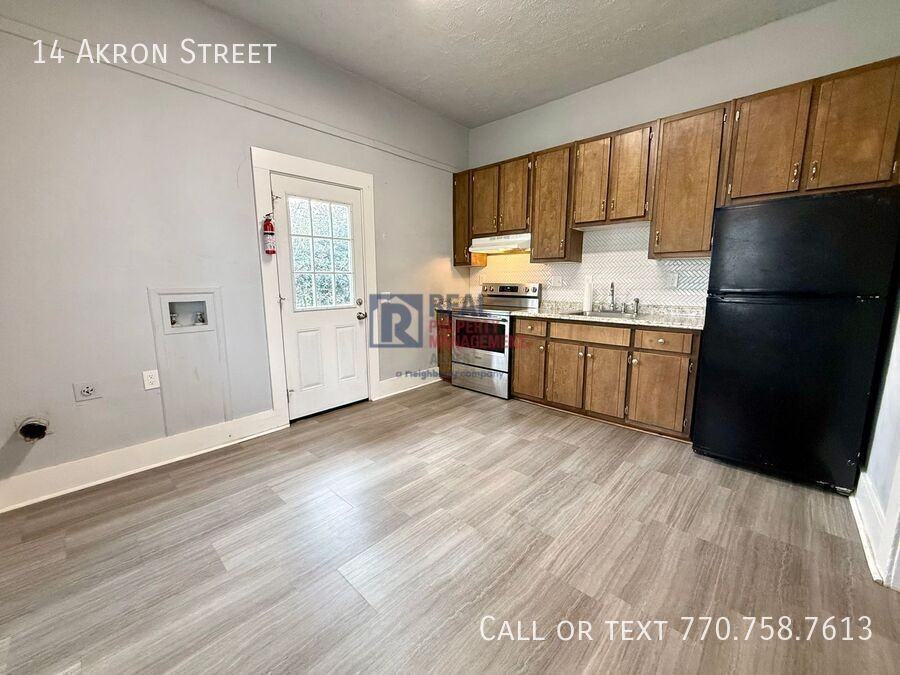 14 Akron St - Photo 5 of 8