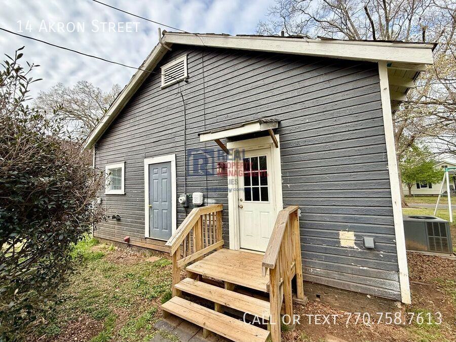 14 Akron St - Photo 7 of 8