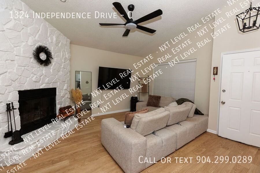 1324 Independence Dr #C - Photo 3 of 18