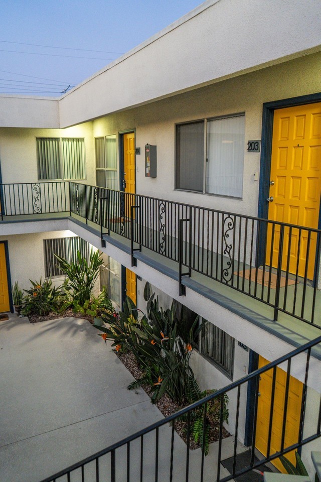 4878 Saratoga Ave - Photo 5 of 7