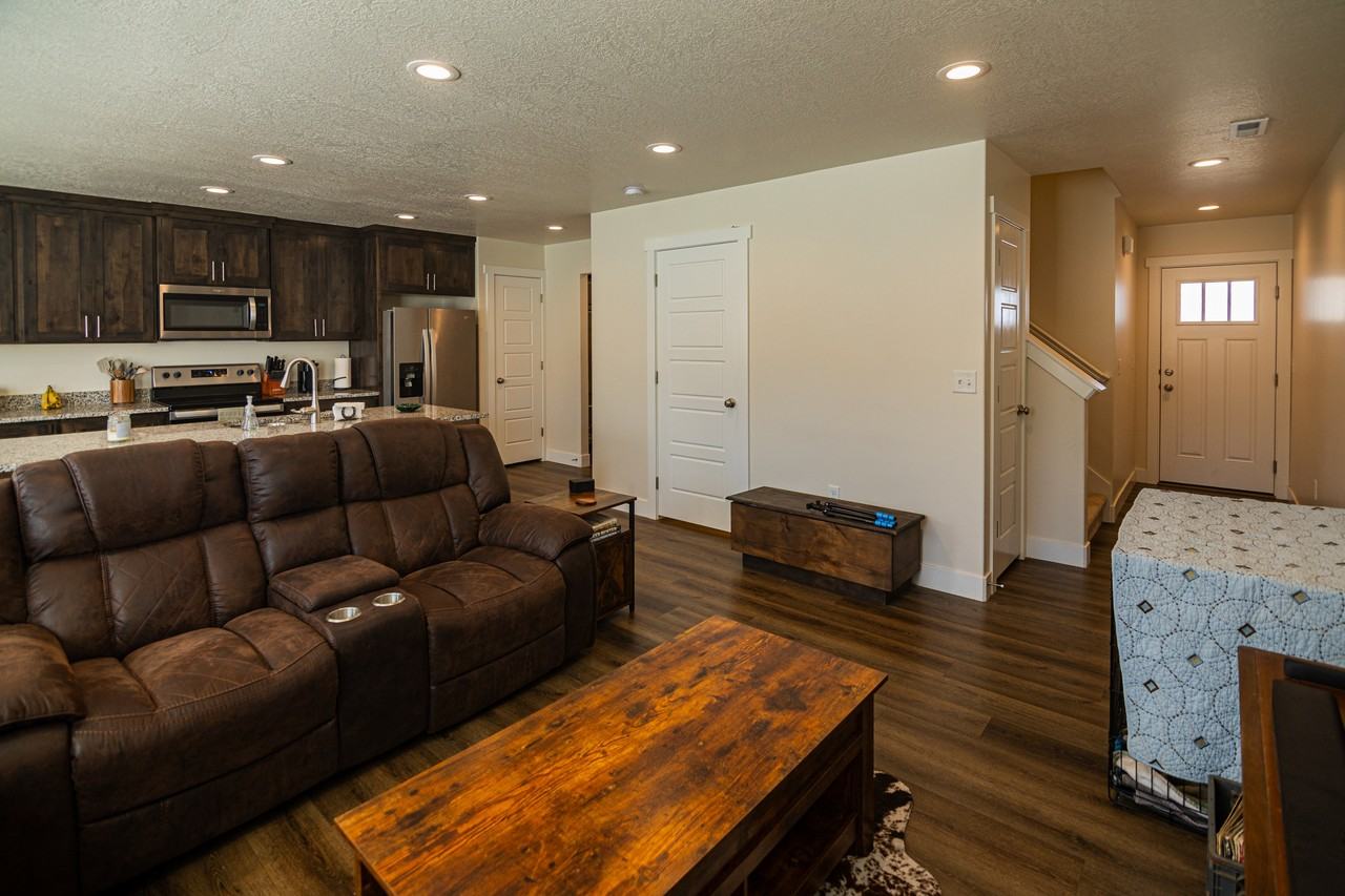 4056 S 2800 W - Photo 5 of 24